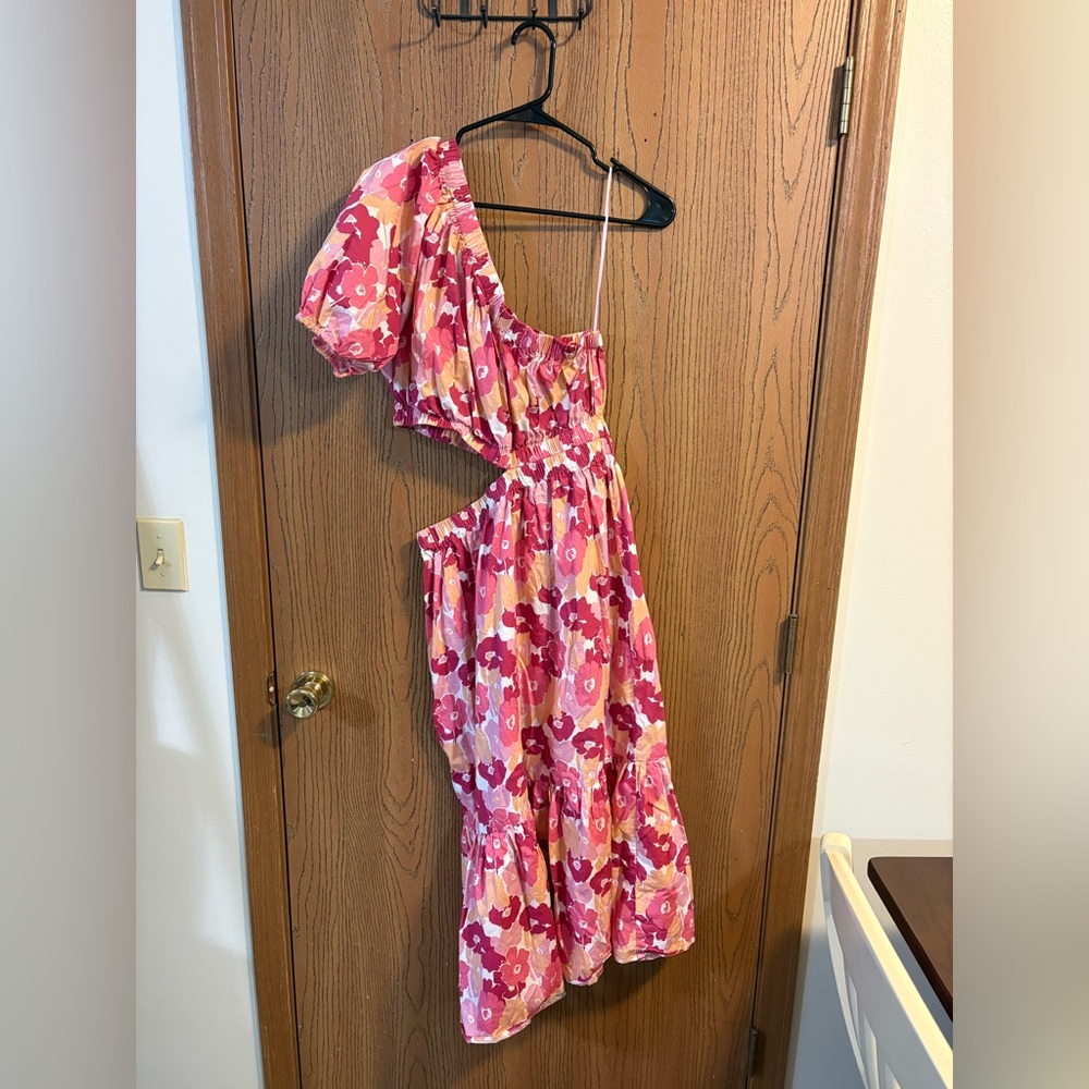 Floral Off the Shoulder Dress with Cutout on the Waist and Slanted Bottom